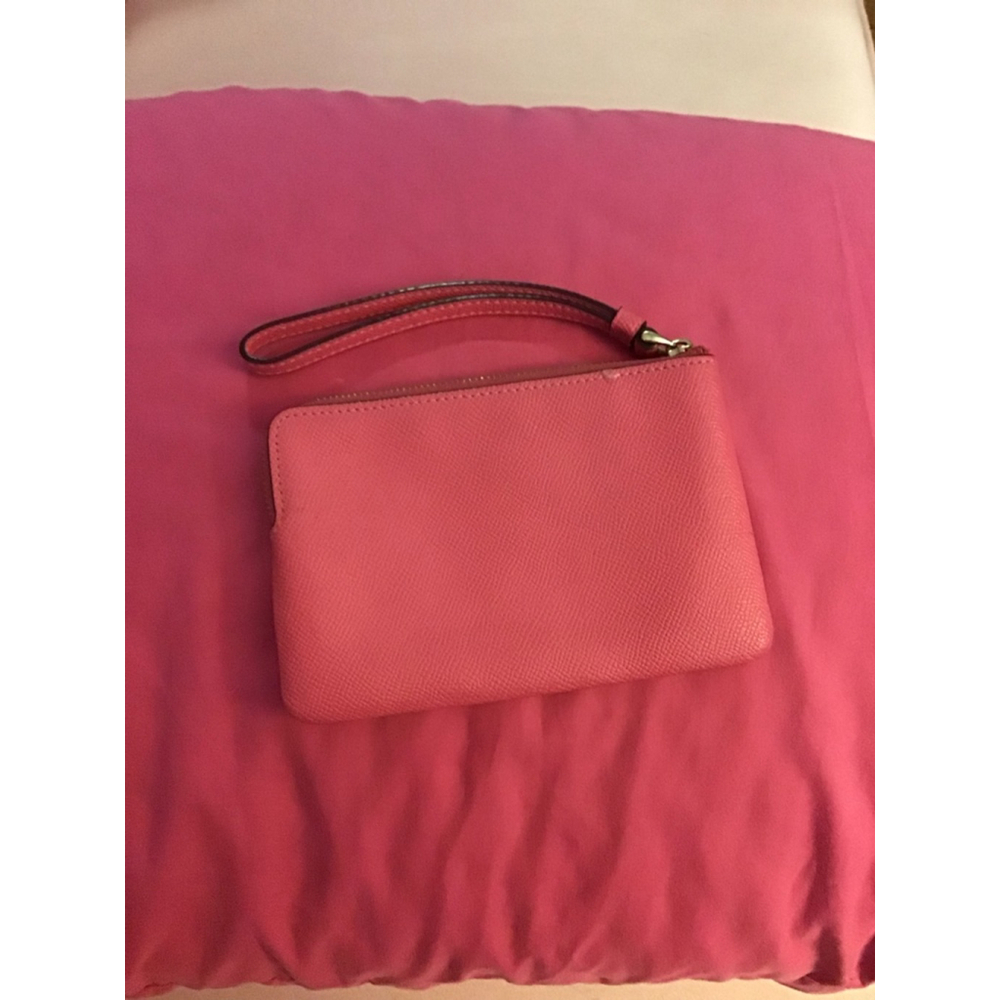 Women's Coach Pink Leather Wristlet with Gold Hardware - Picture 9 of 14
